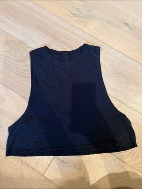 Lululemon muscle tank size 6